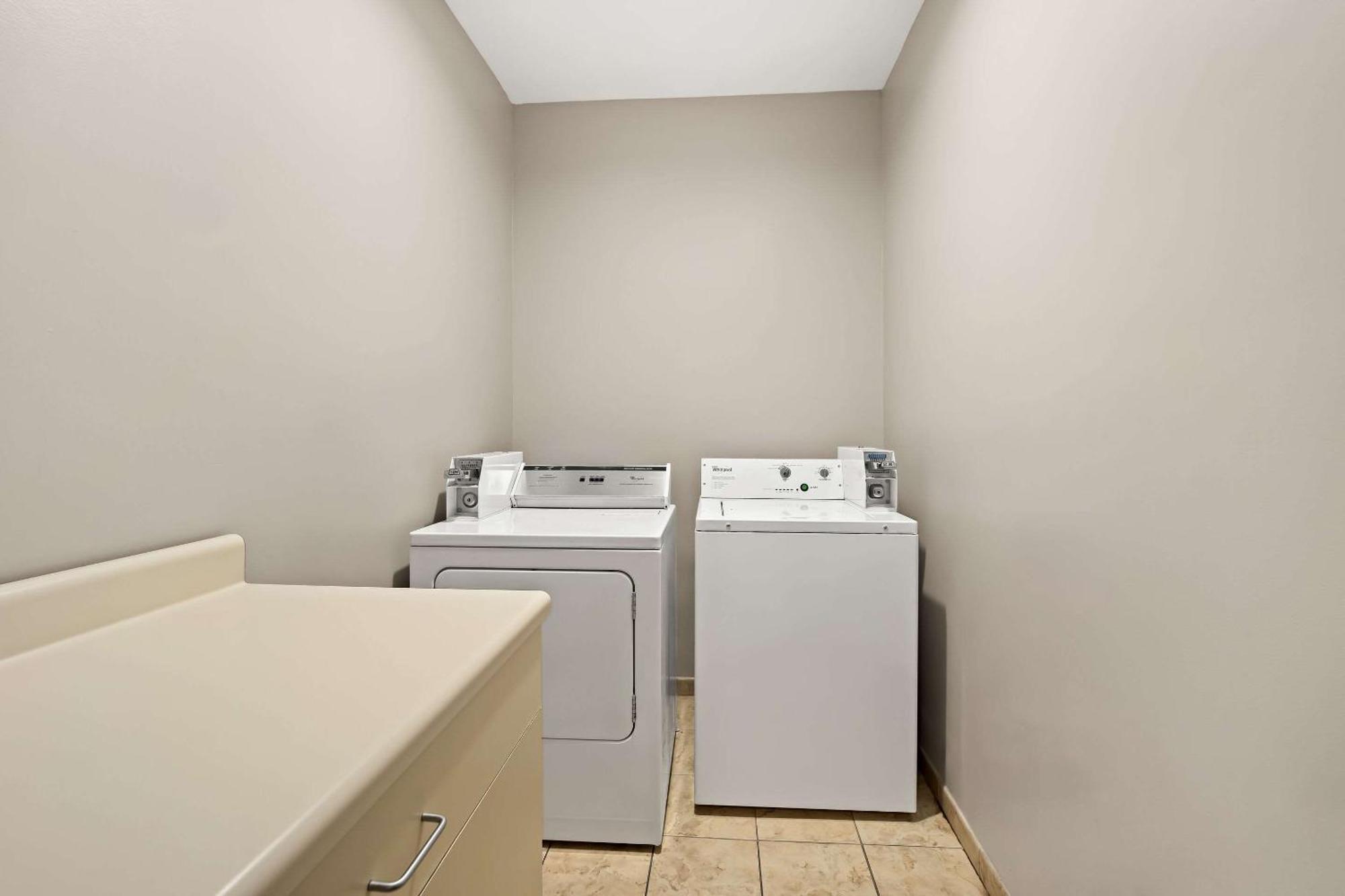 Comfort Inn & Suites High Point - Archdale Екстер'єр фото