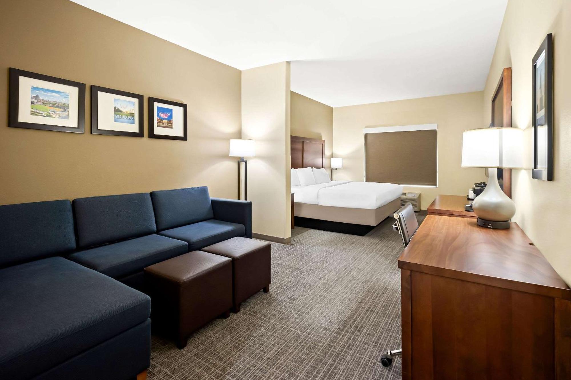 Comfort Inn & Suites High Point - Archdale Екстер'єр фото