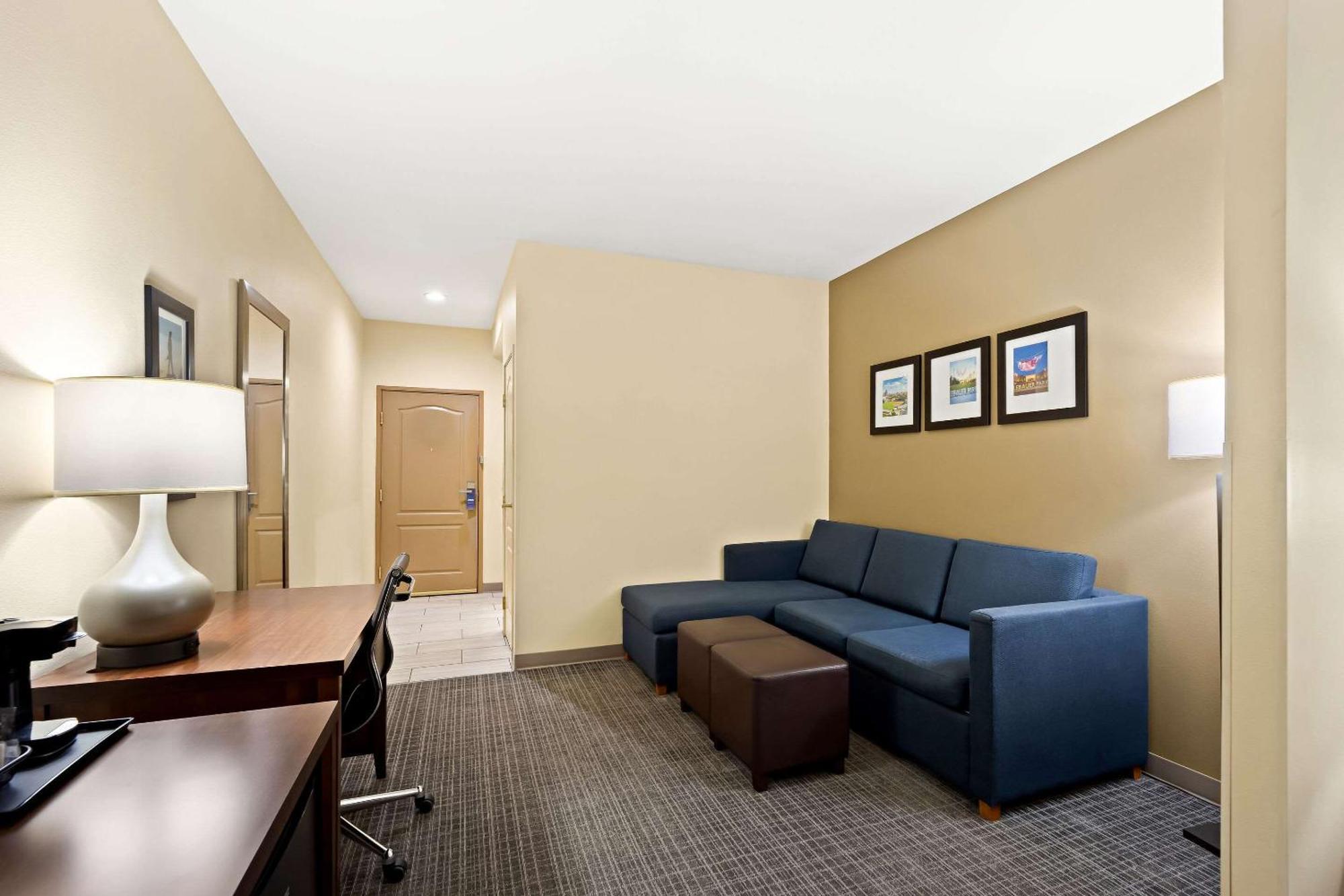 Comfort Inn & Suites High Point - Archdale Екстер'єр фото